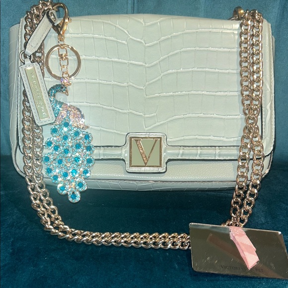 Victoria's Secret Blue Shoulder Bag w/bonus bag charm & compact mirror - Picture 8 of 9